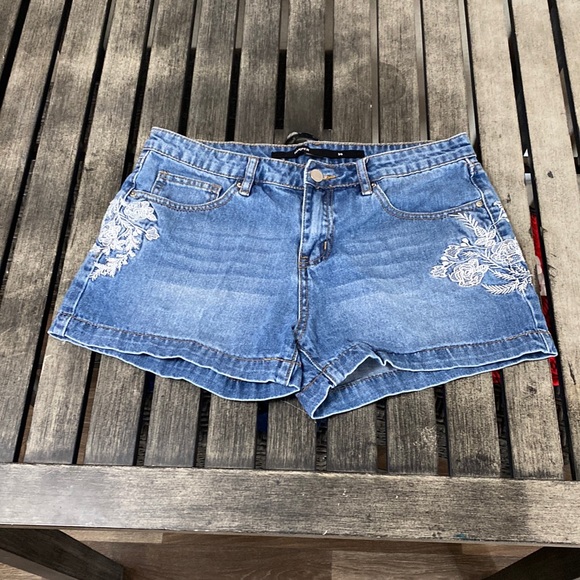 Harper Pants - Woman’s Harper Jean shorts size 30